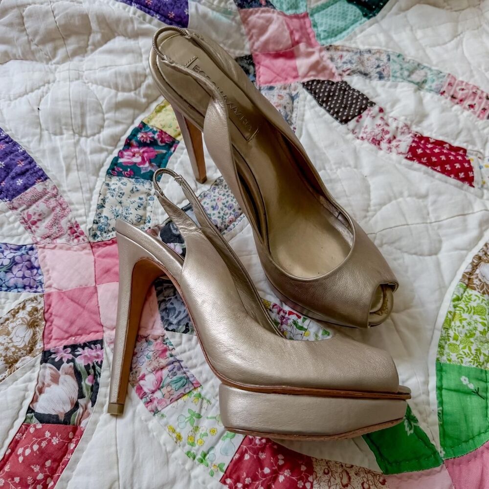 Bcbgmaxazria Women's Gold and Tan peep toe pump shoes y2k size 6.5